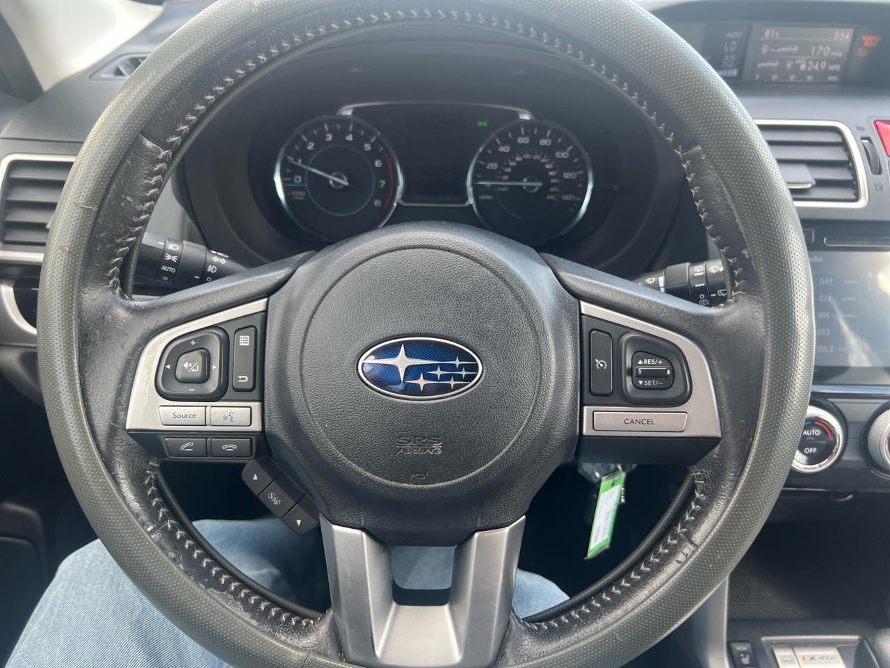 Subaru Forester 2.5i Limited CVT 2017