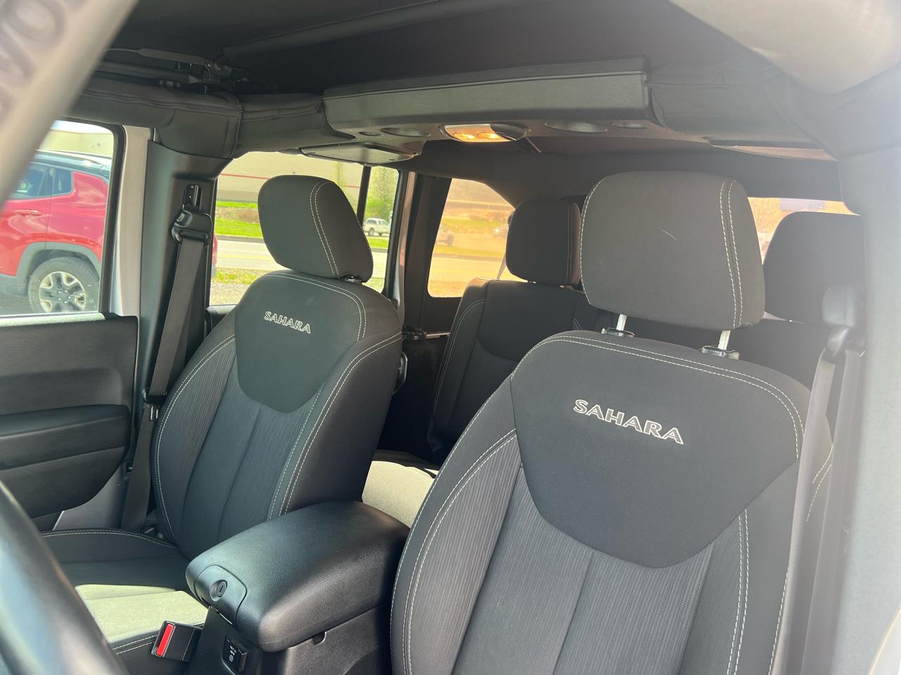 Jeep Wrangler Unlimited 4WD 4dr Sahara 2016