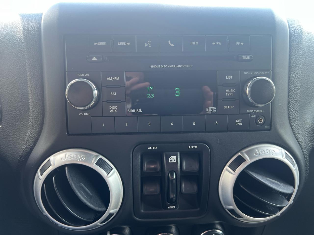Jeep Wrangler Unlimited 4WD 4dr Sahara 2016