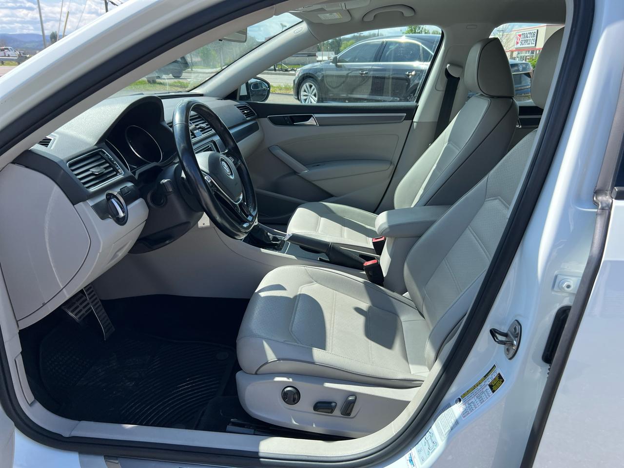 Volkswagen Passat 2.0T R-Line Auto 2018