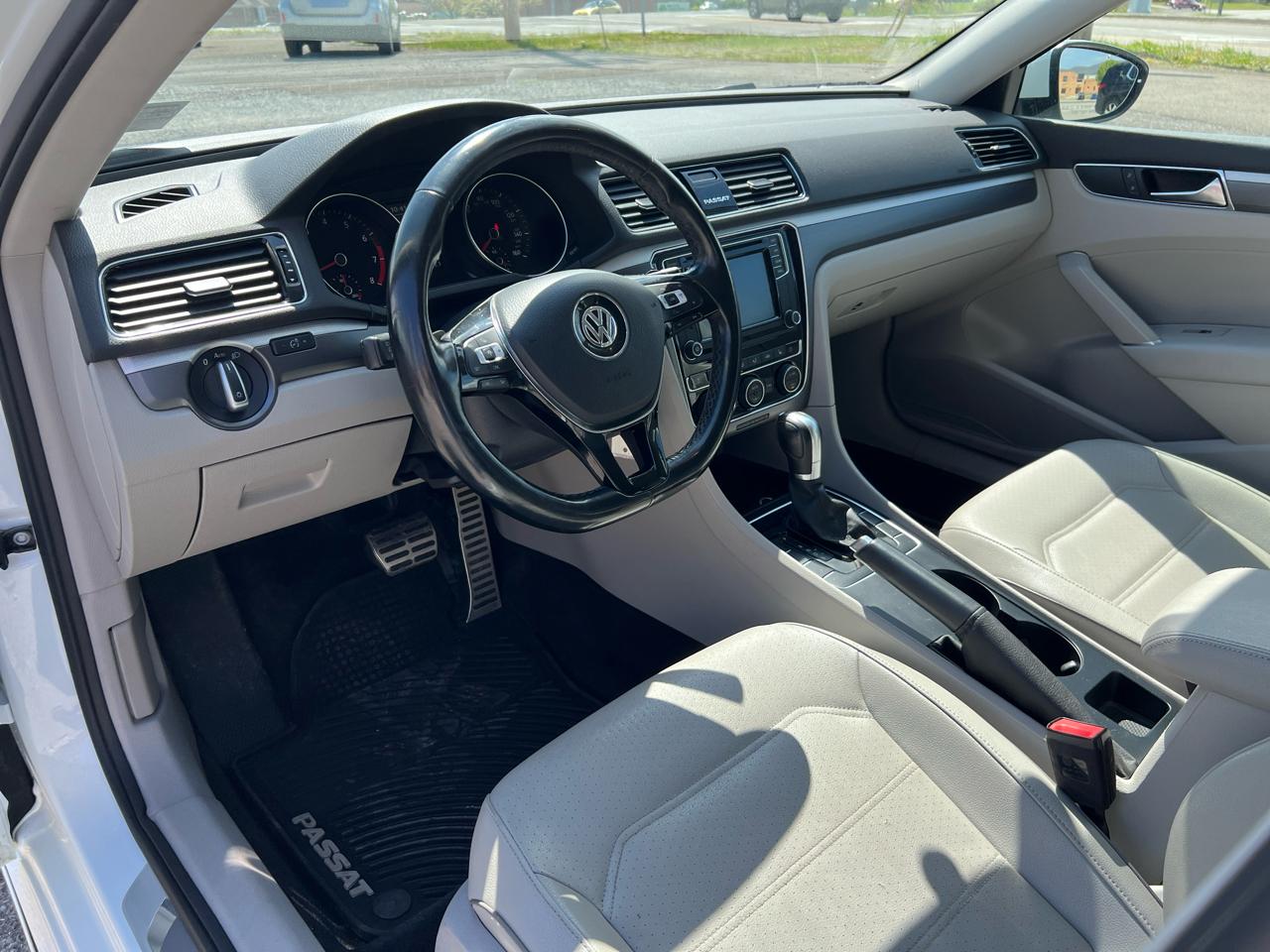 Volkswagen Passat 2.0T R-Line Auto 2018