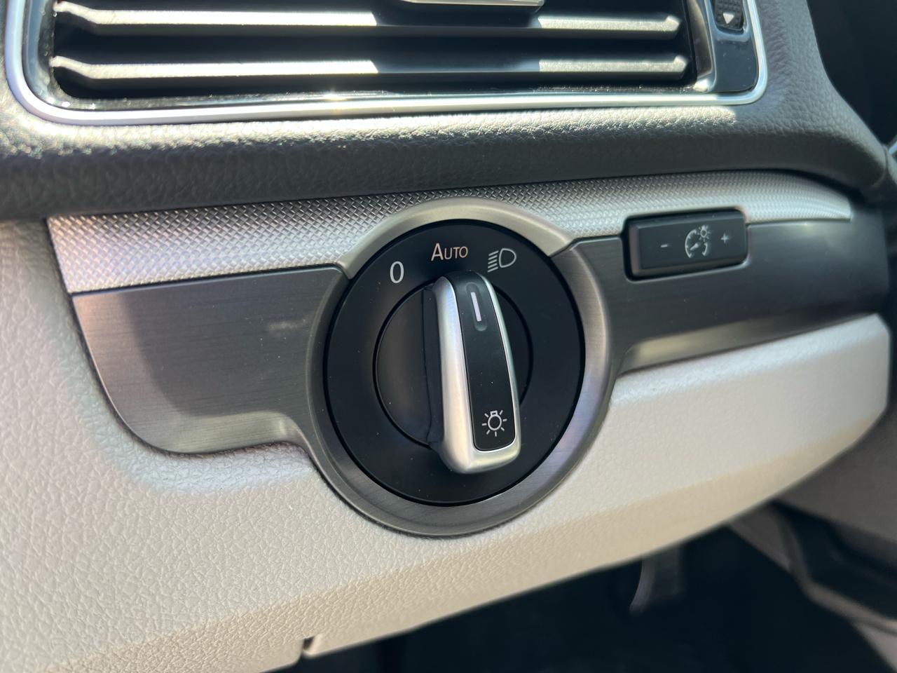 Volkswagen Passat 2.0T R-Line Auto 2018