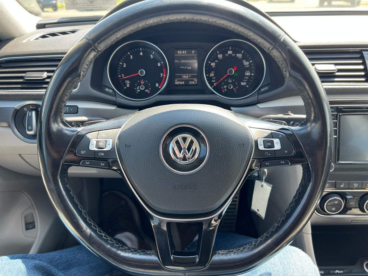 Volkswagen Passat 2.0T R-Line Auto 2018