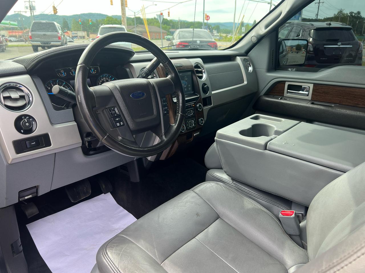 Ford F-150 4WD SuperCrew 145" Lariat 2013