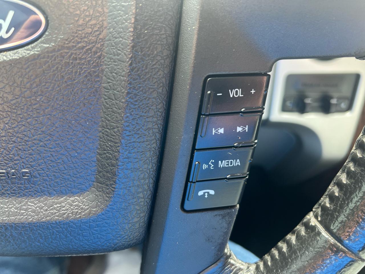 Ford F-150 4WD SuperCrew 145" Lariat 2013