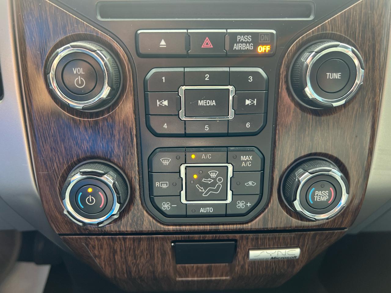 Ford F-150 4WD SuperCrew 145" Lariat 2013