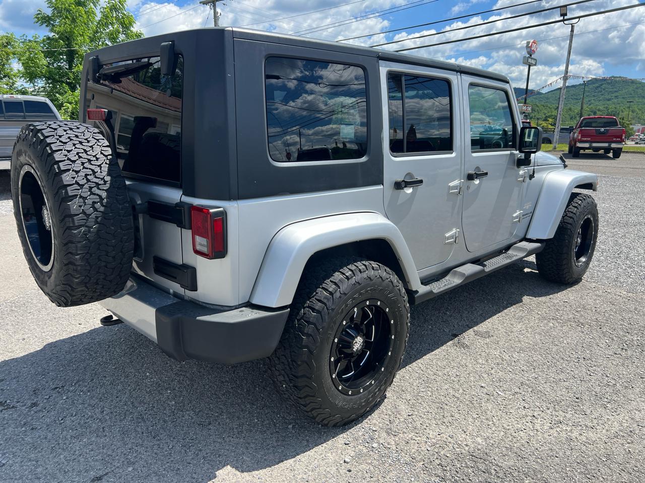 Jeep Wrangler 4WD 4dr Unlimited Sahara 2008