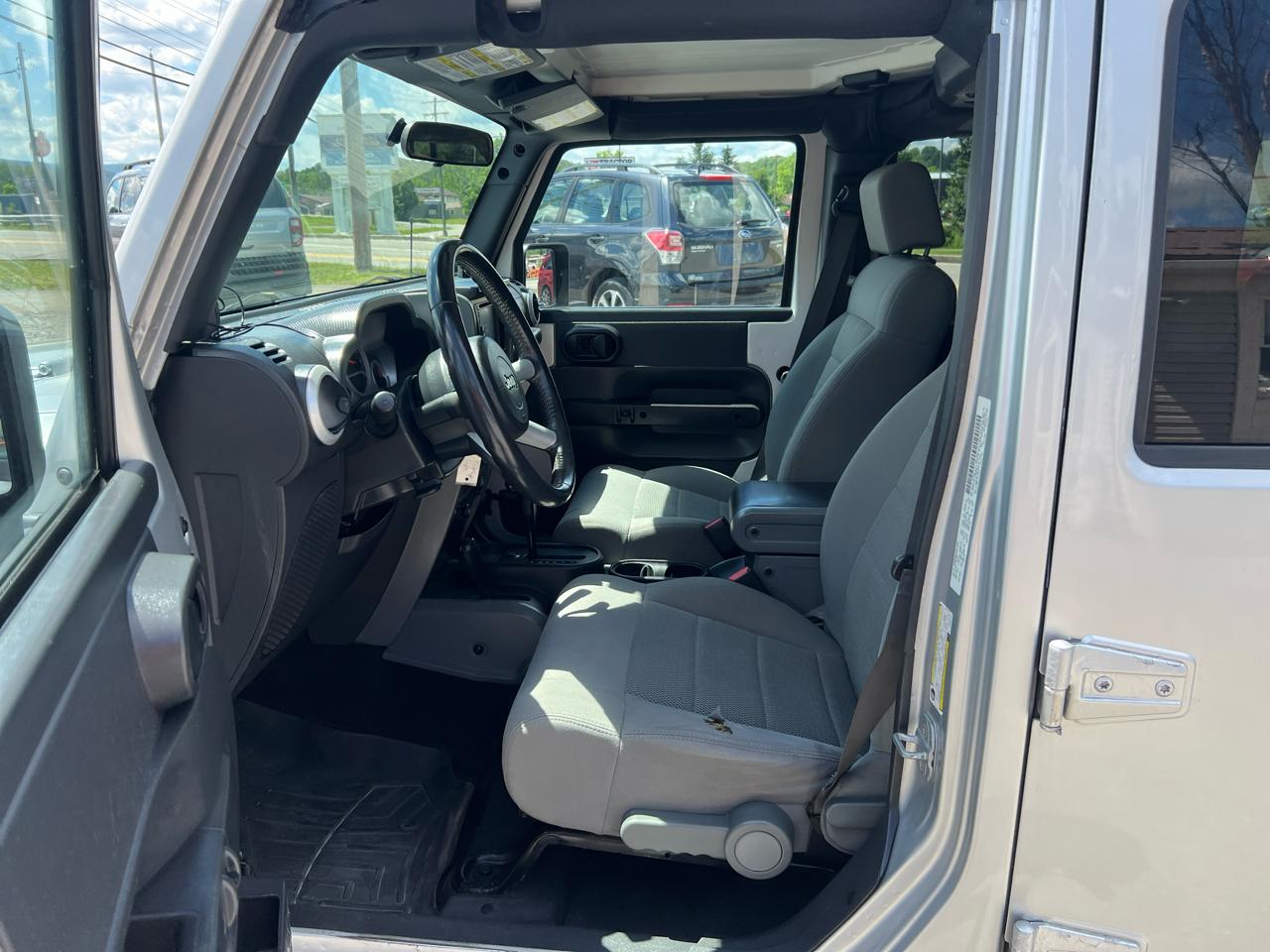 Jeep Wrangler 4WD 4dr Unlimited Sahara 2008