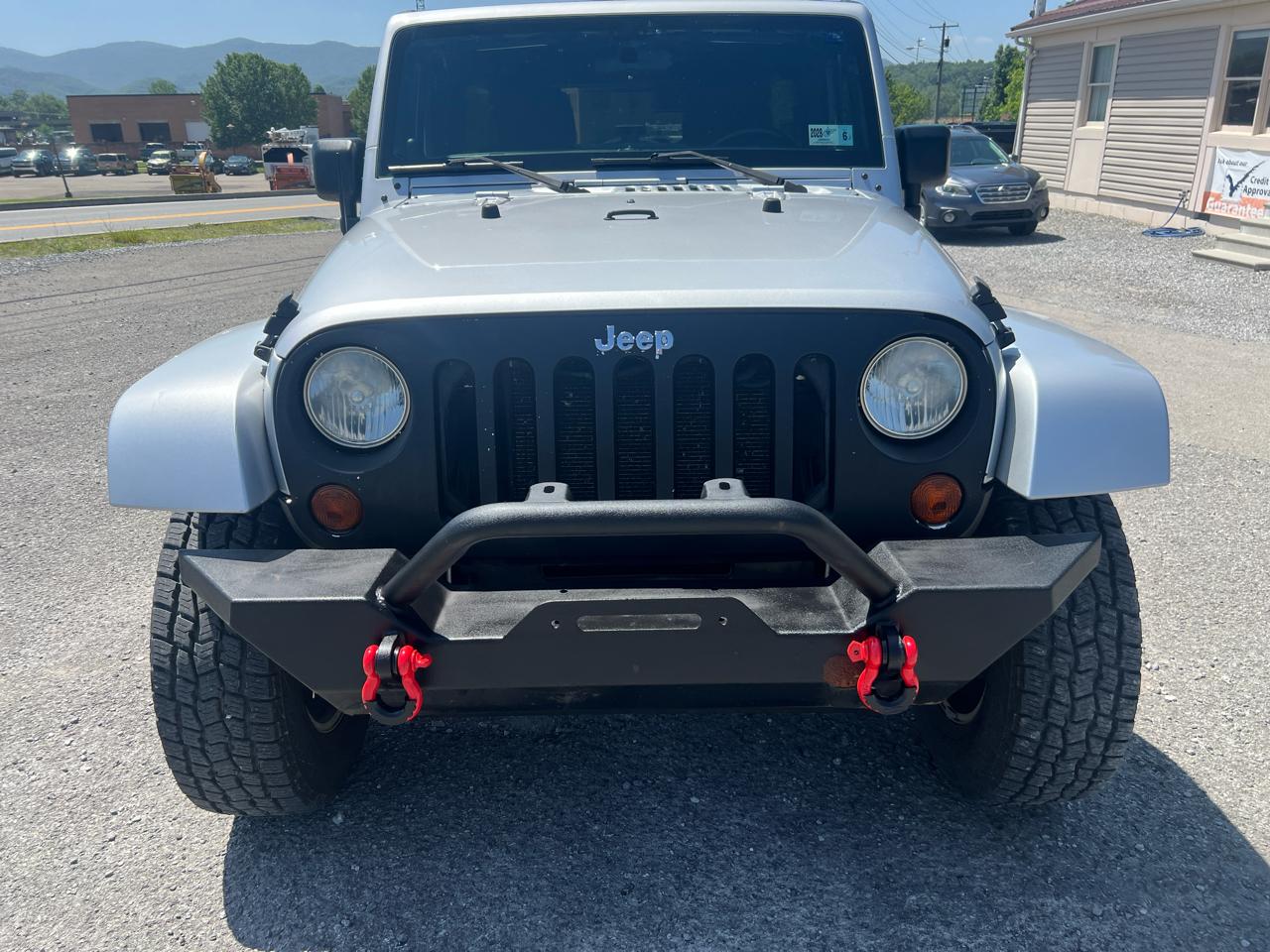Jeep Wrangler Unlimited 4WD 4dr Sahara 2011
