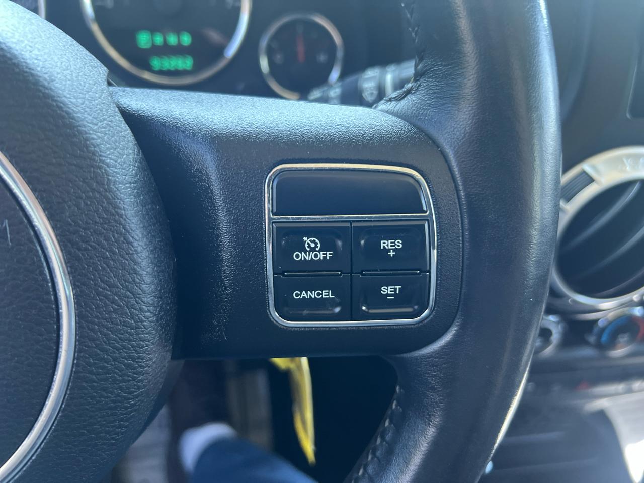 Jeep Wrangler Unlimited 4WD 4dr Sahara 2011
