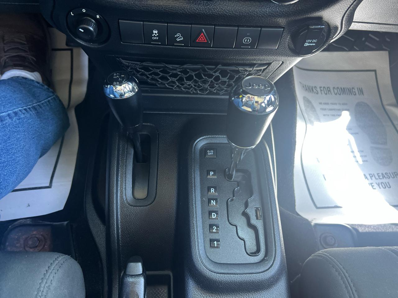 Jeep Wrangler Unlimited 4WD 4dr Sahara 2011