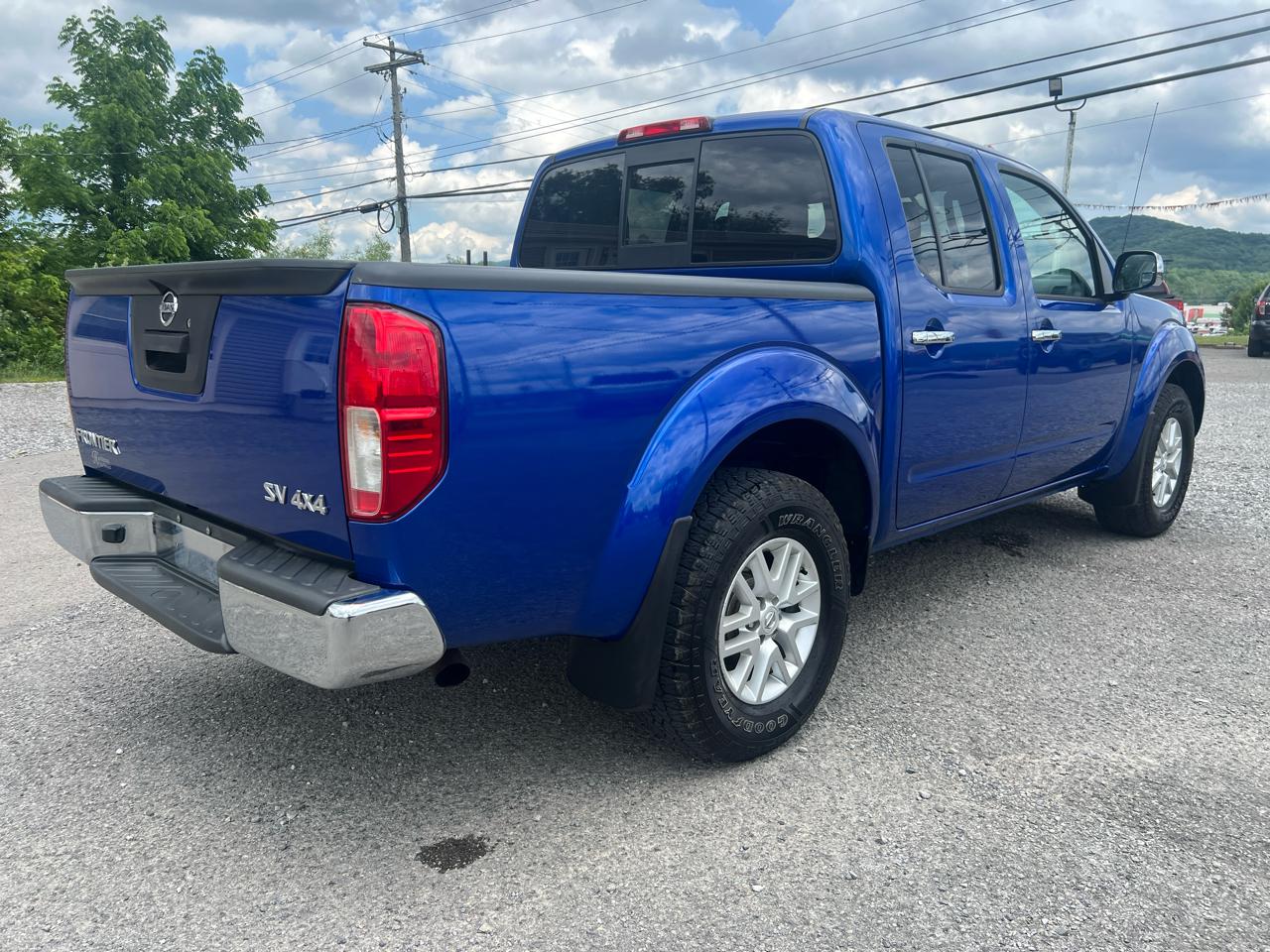 Nissan Frontier 4WD Crew Cab SWB Auto SV 2015