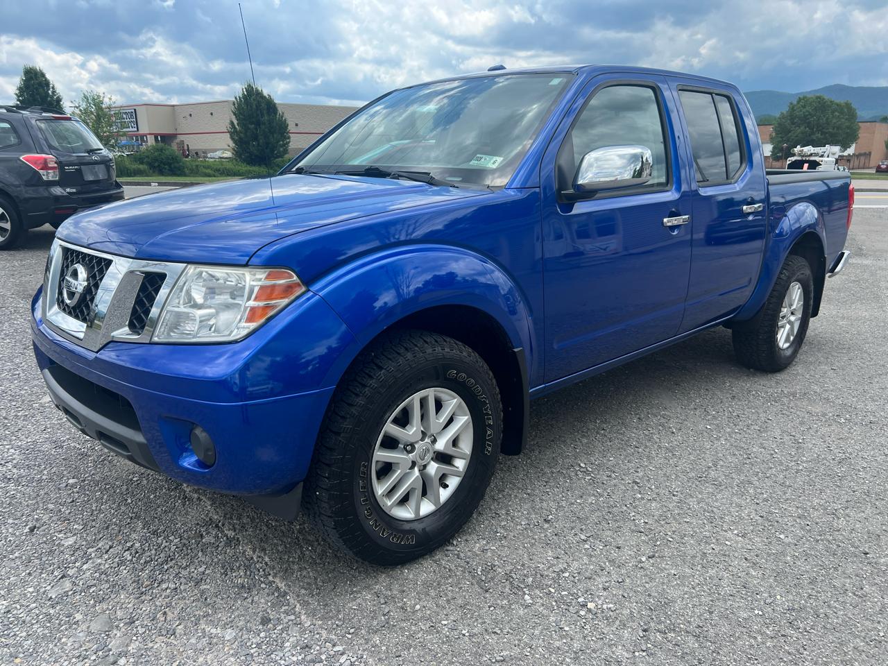 Nissan Frontier 4WD Crew Cab SWB Auto SV 2015
