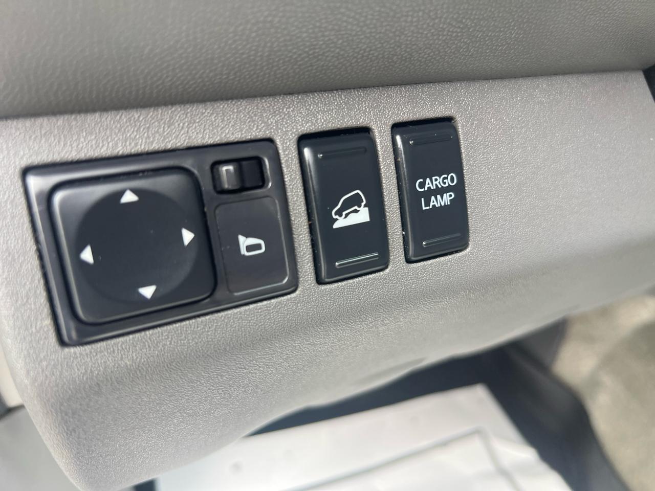 Nissan Frontier 4WD Crew Cab SWB Auto SV 2015