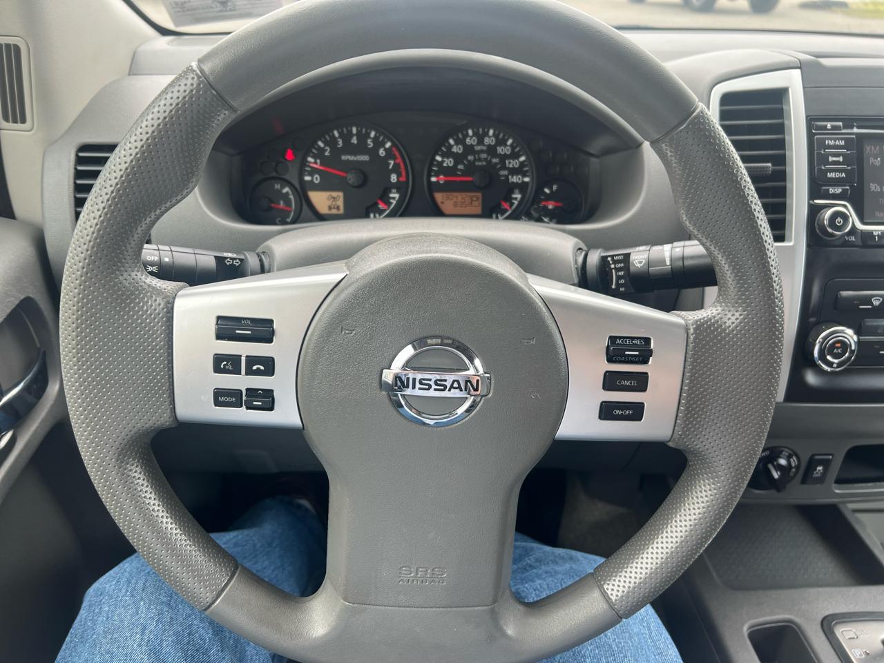 Nissan Frontier 4WD Crew Cab SWB Auto SV 2015