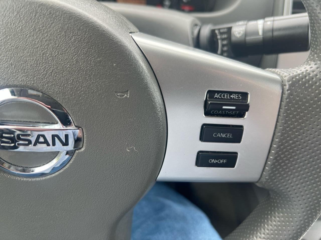 Nissan Frontier 4WD Crew Cab SWB Auto SV 2015