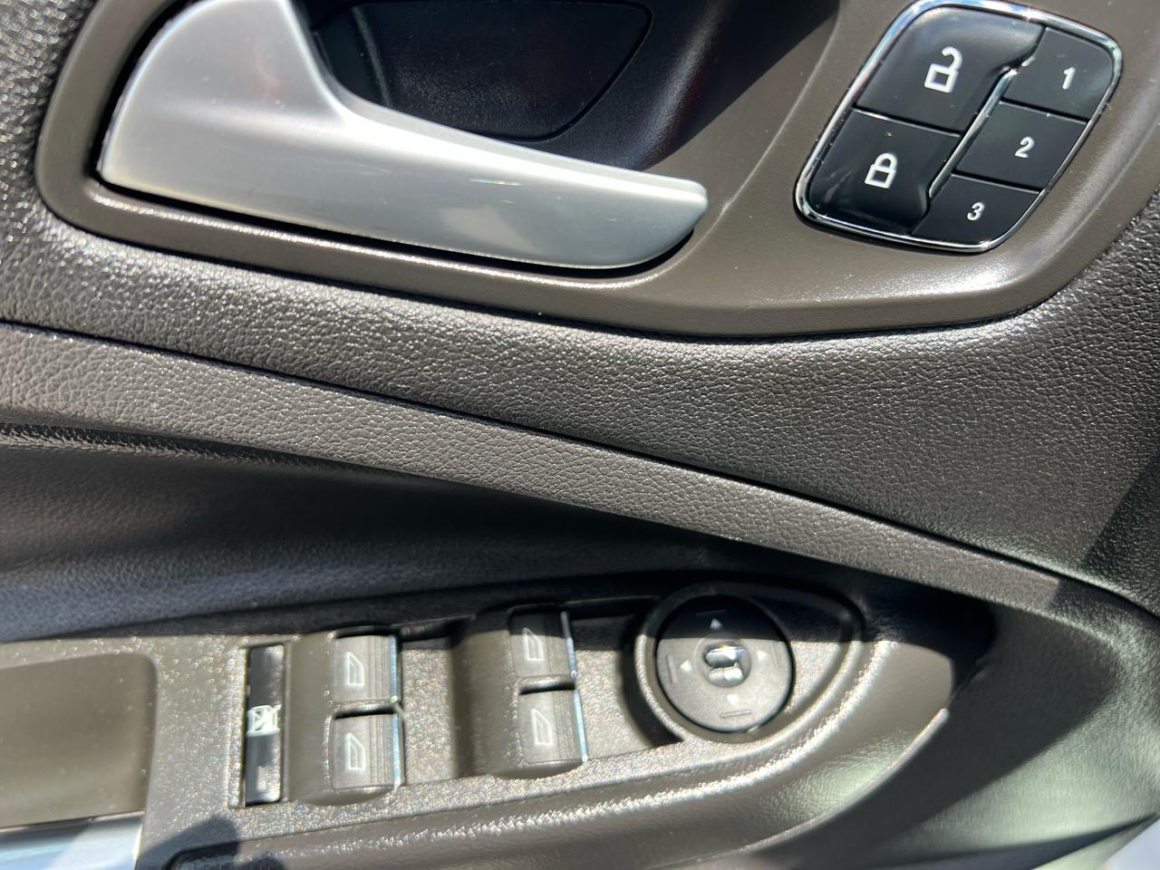 Ford Escape 4WD 4dr Titanium 2014