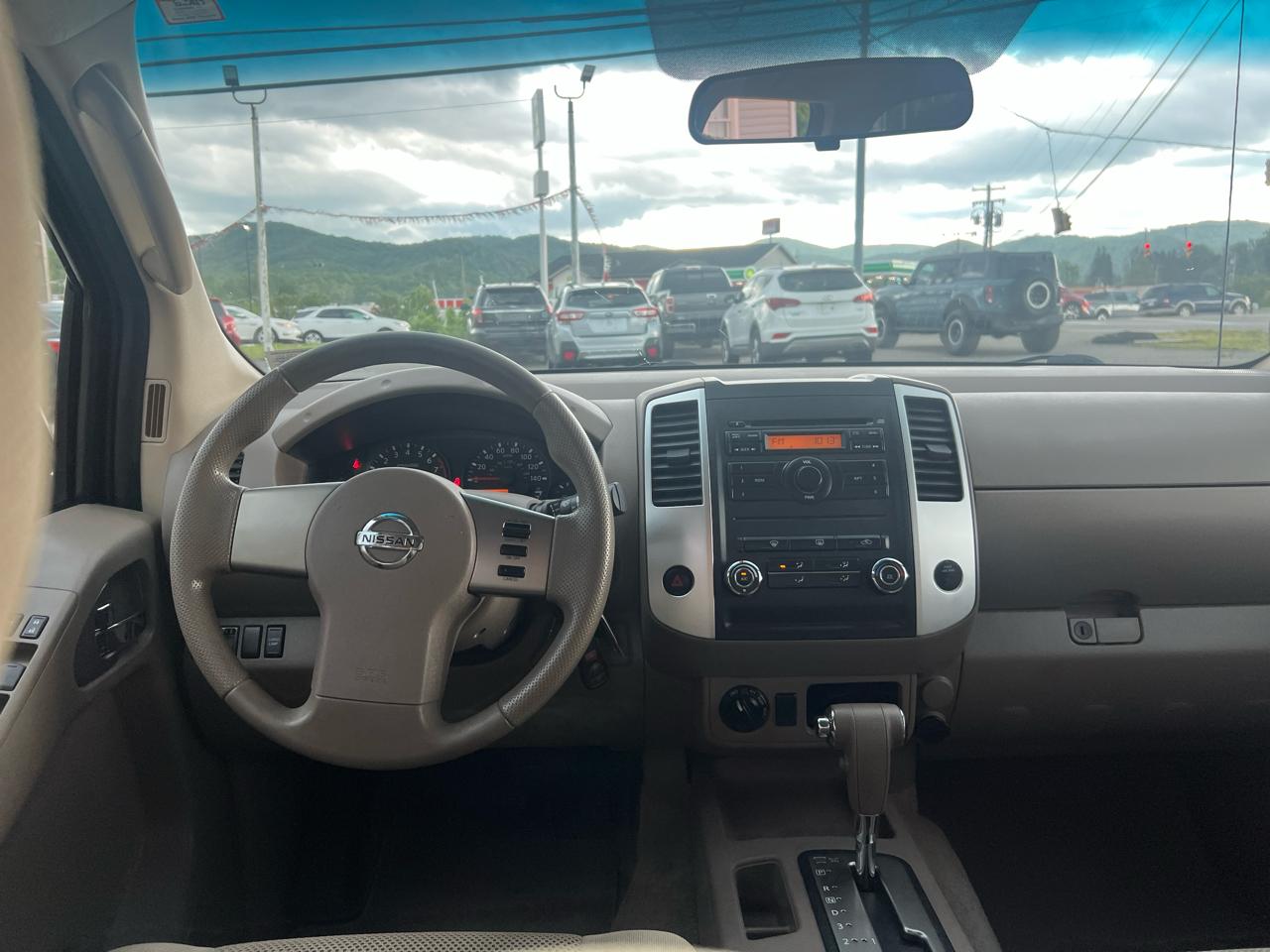 Nissan Frontier 4WD Crew Cab SWB Auto SE 2009