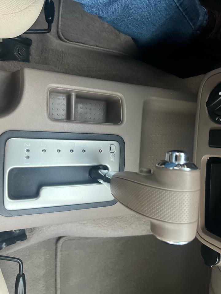 Nissan Frontier 4WD Crew Cab SWB Auto SE 2009