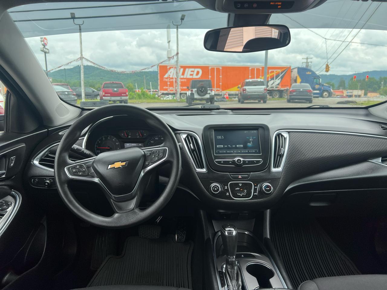 Chevrolet Malibu 4dr Sdn LT w/1LT 2017