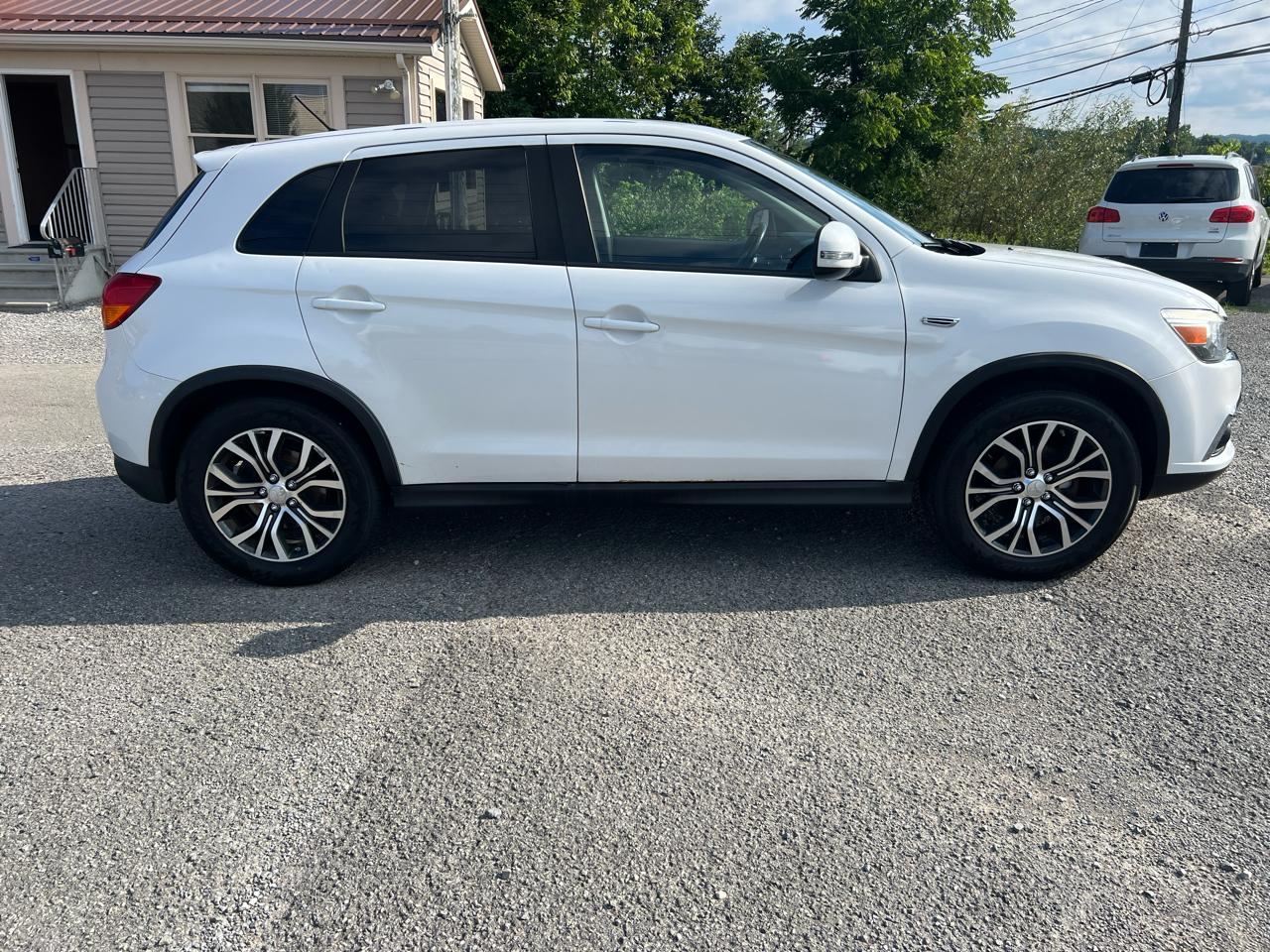 Mitsubishi Outlander Sport AWC 4dr CVT 2.0 ES 2016
