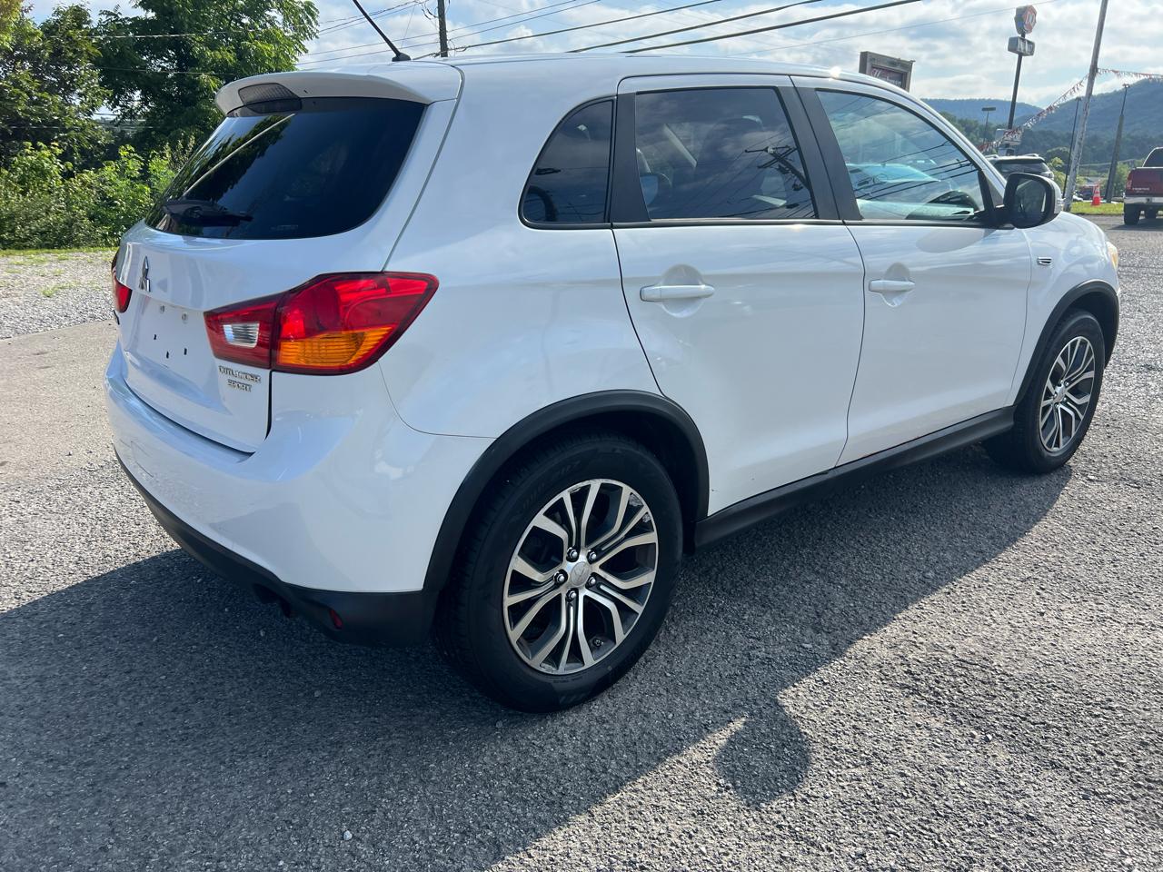 Mitsubishi Outlander Sport AWC 4dr CVT 2.0 ES 2016