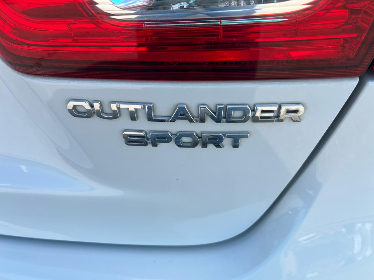 Mitsubishi Outlander Sport AWC 4dr CVT 2.0 ES 2016