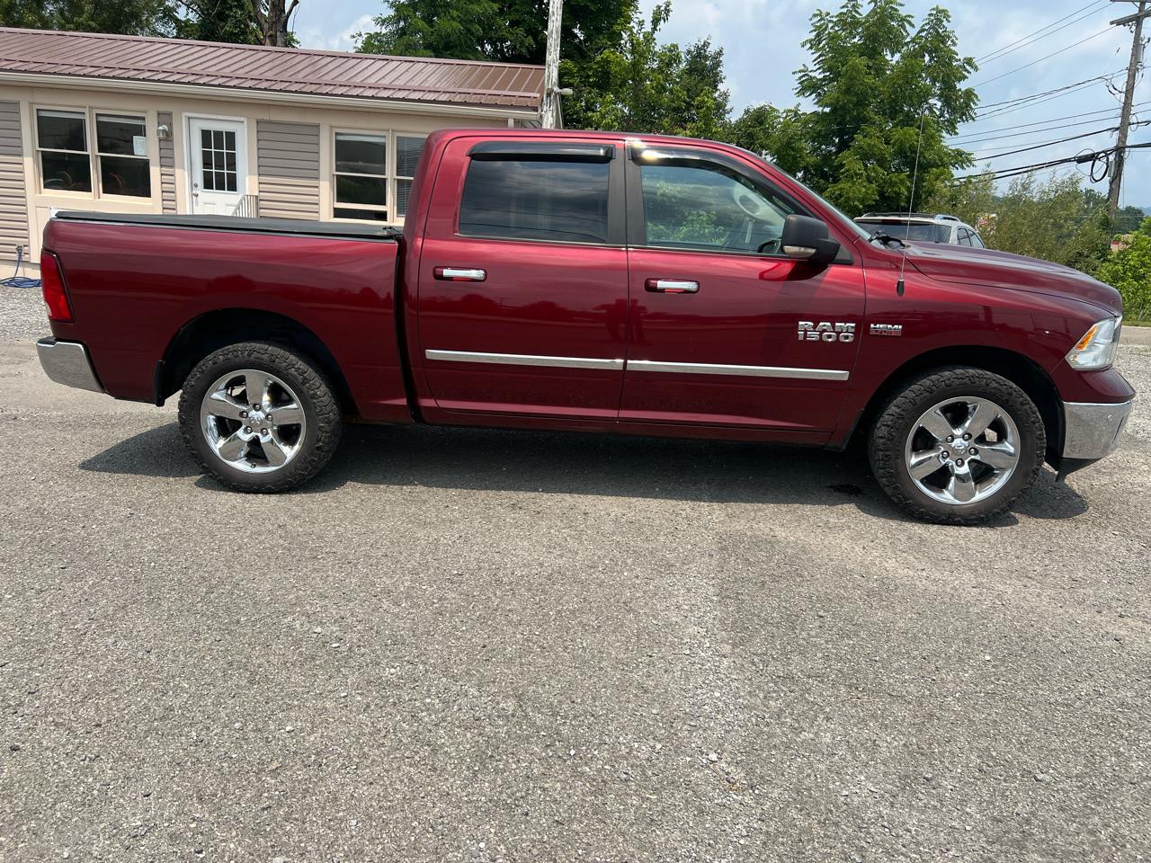 RAM 1500 Big Horn 4x4 Crew Cab 5'7" Box 2018