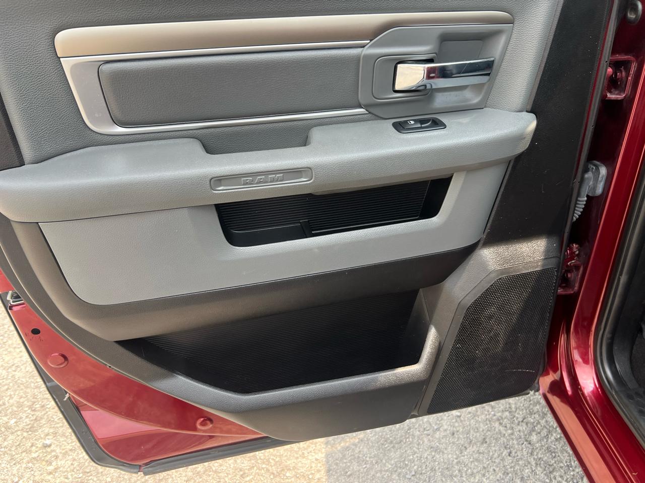 RAM 1500 Big Horn 4x4 Crew Cab 5'7" Box 2018