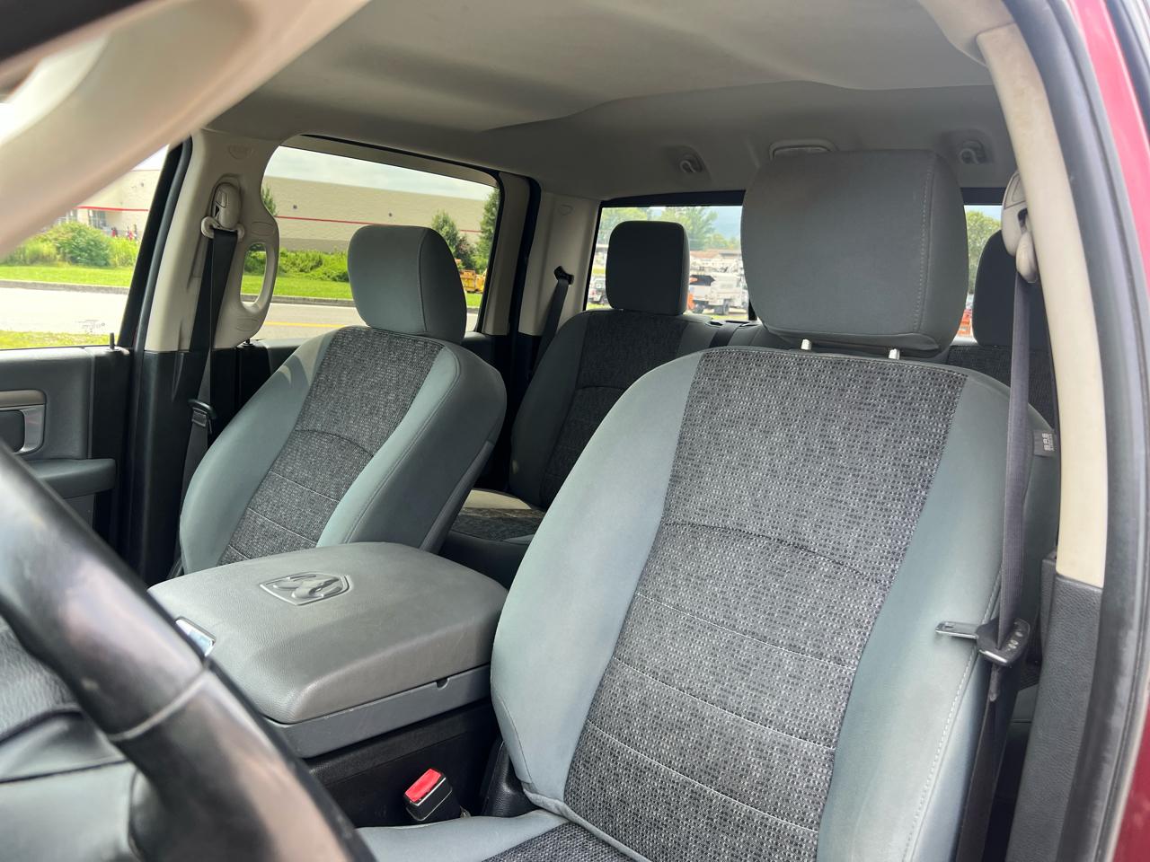 RAM 1500 Big Horn 4x4 Crew Cab 5'7" Box 2018
