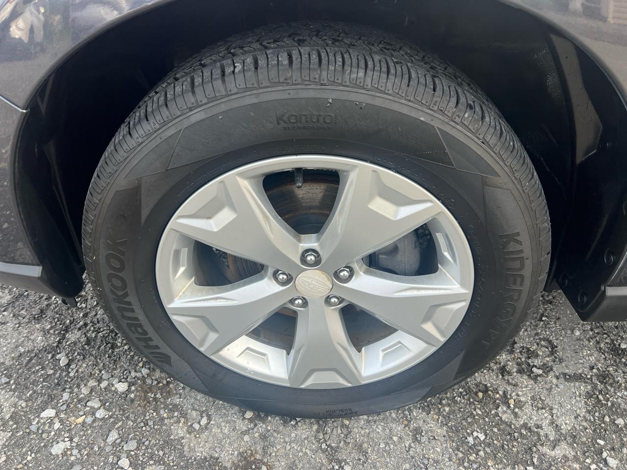 Subaru Forester 4dr CVT 2.5i PZEV 2015