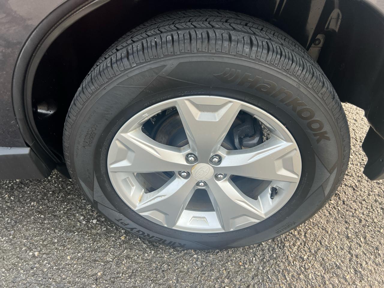 Subaru Forester 4dr CVT 2.5i PZEV 2015