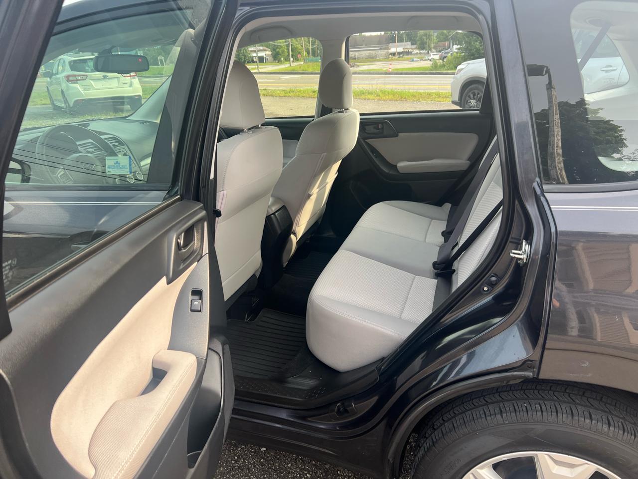 Subaru Forester 4dr CVT 2.5i PZEV 2015