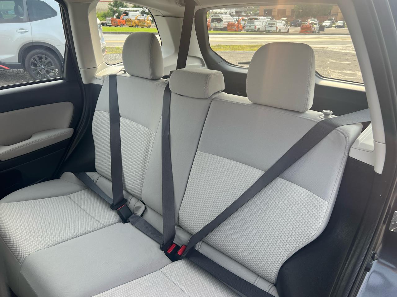 Subaru Forester 4dr CVT 2.5i PZEV 2015