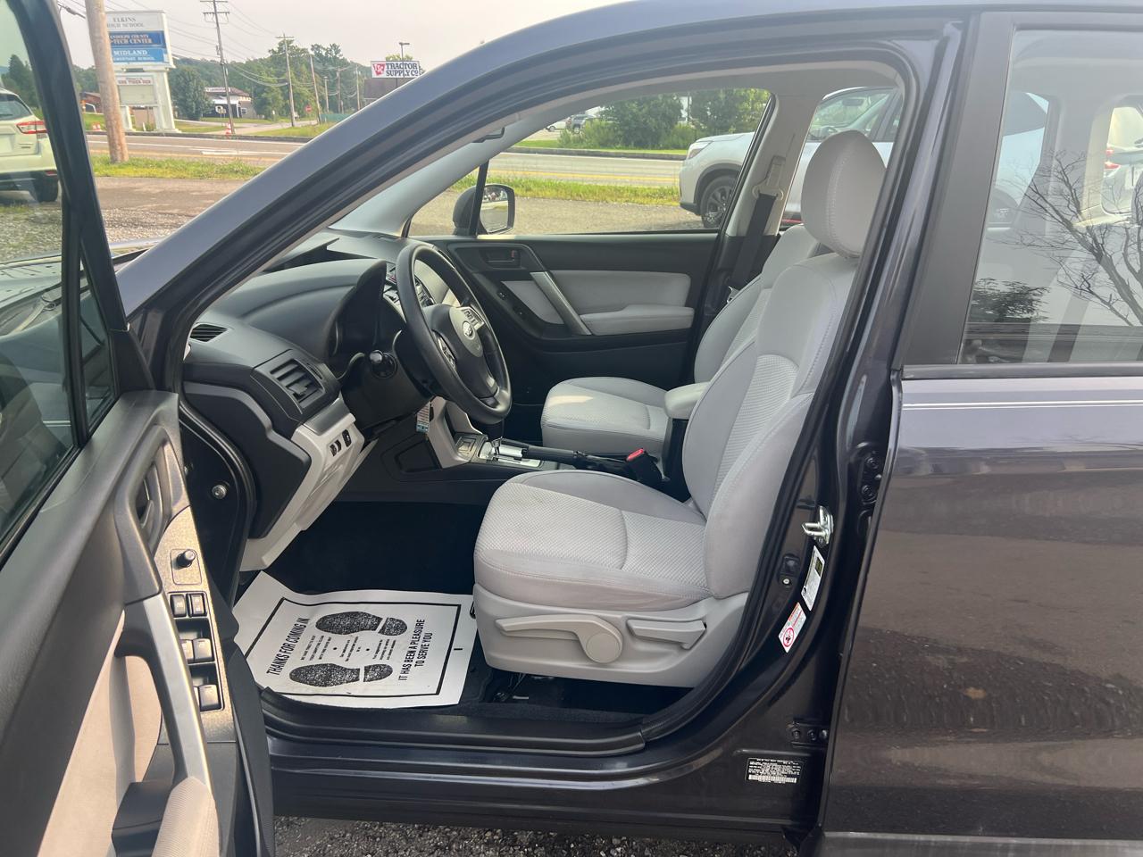 Subaru Forester 4dr CVT 2.5i PZEV 2015