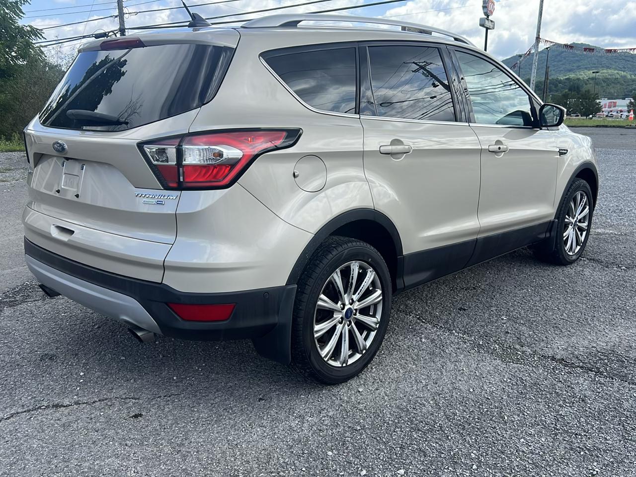 Ford Escape Titanium 4WD 2018