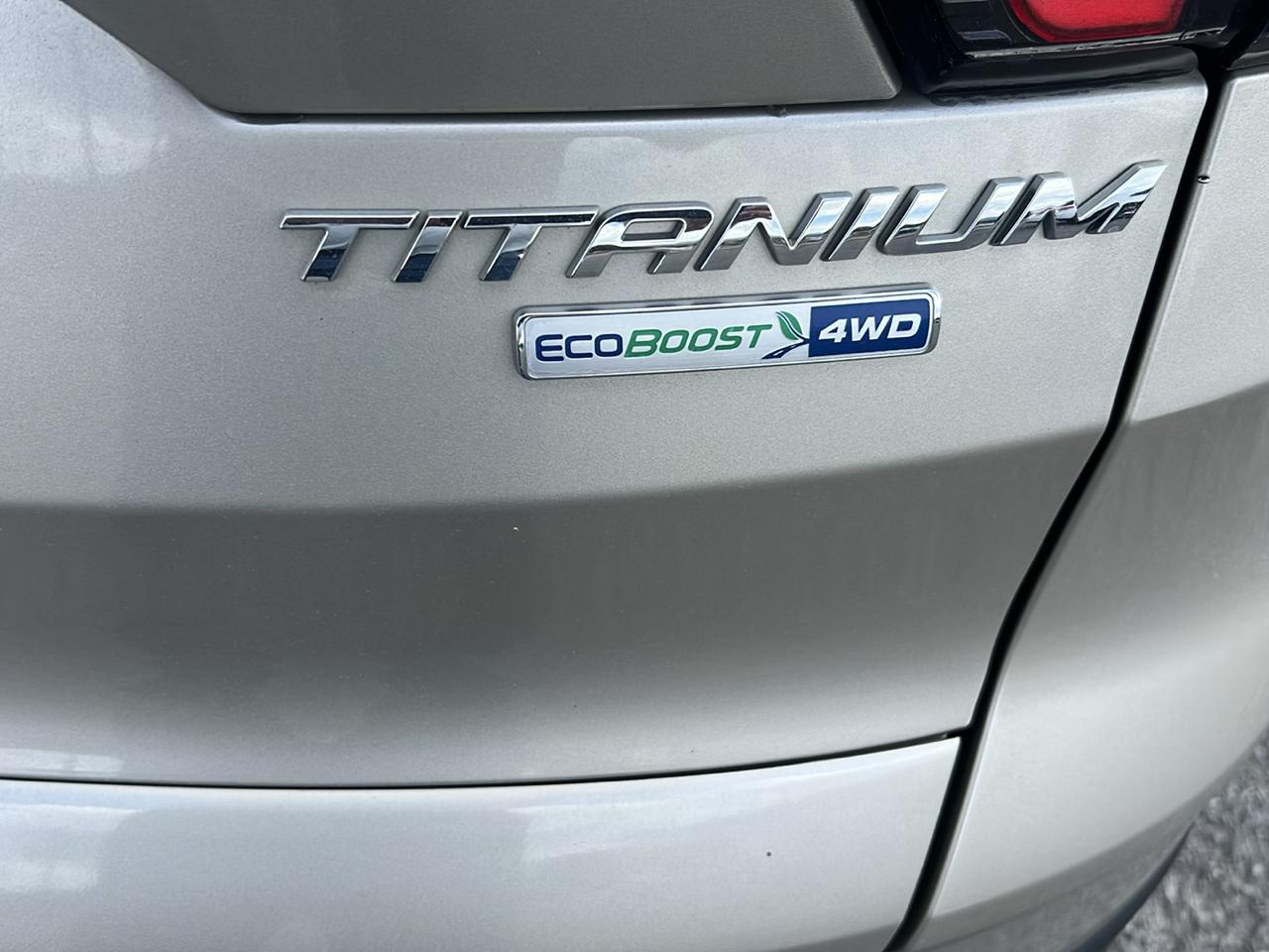 Ford Escape Titanium 4WD 2018