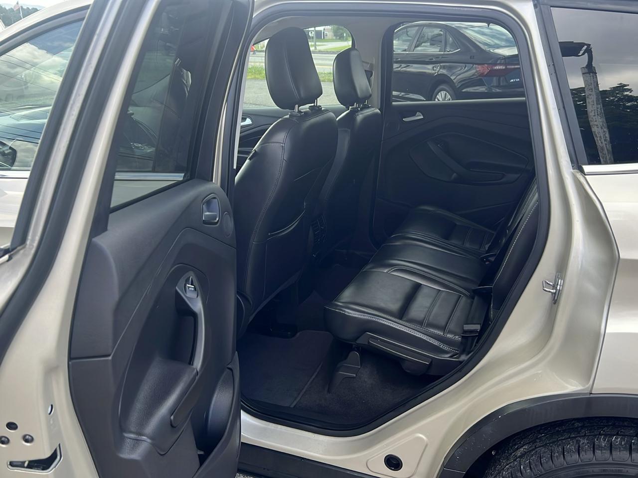 Ford Escape Titanium 4WD 2018