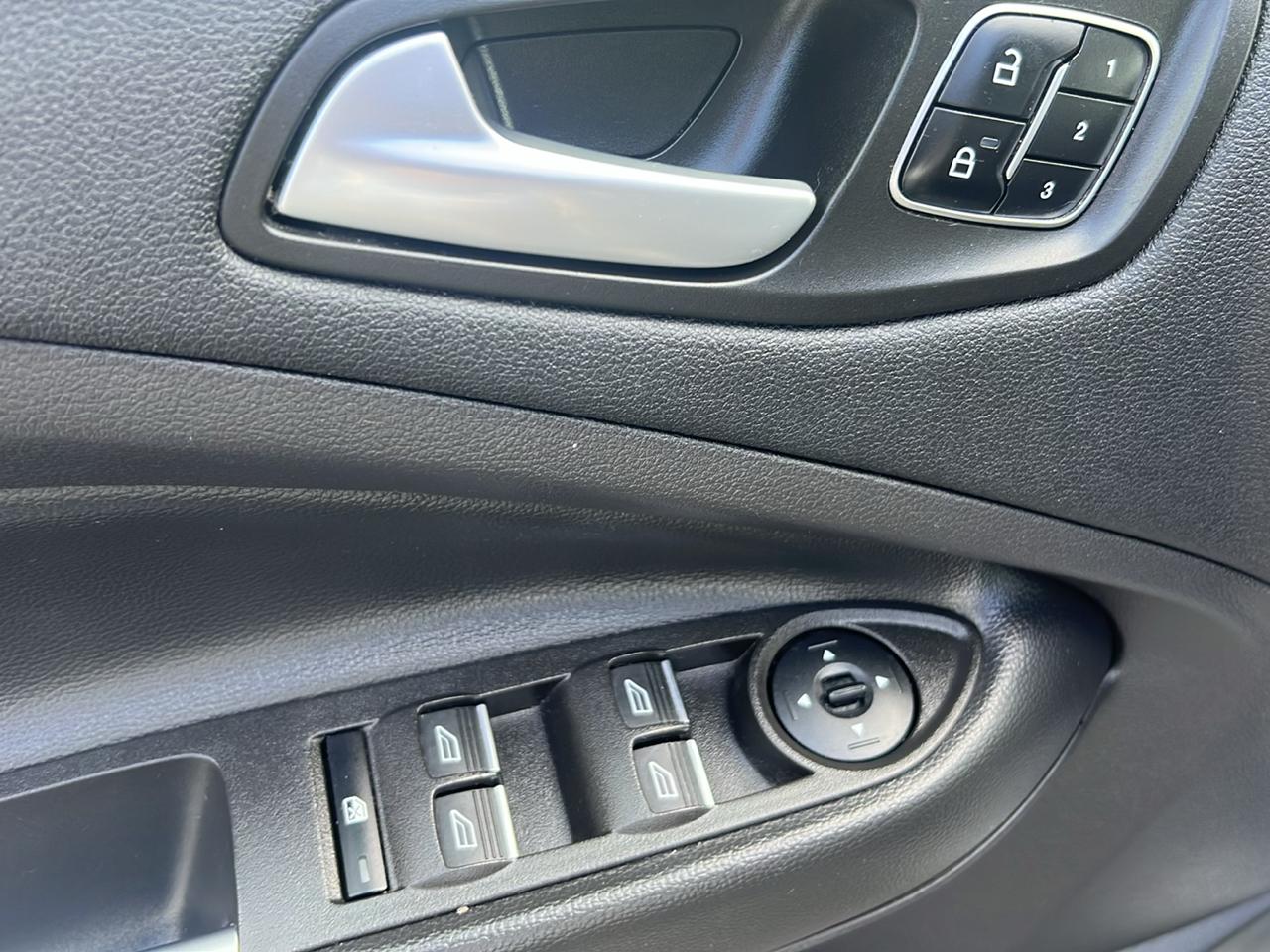 Ford Escape Titanium 4WD 2018