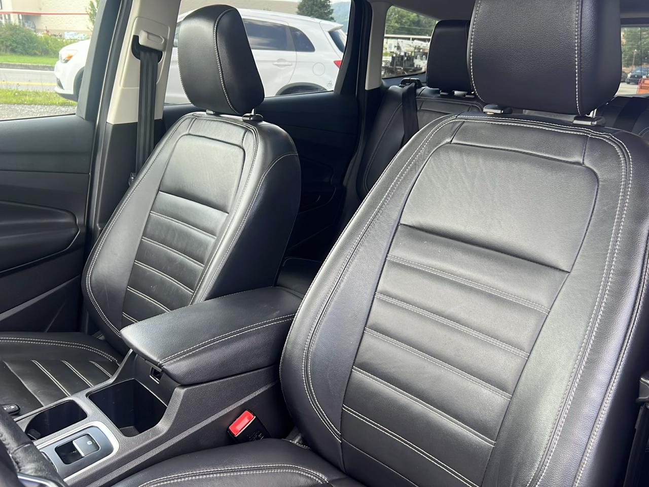 Ford Escape Titanium 4WD 2018