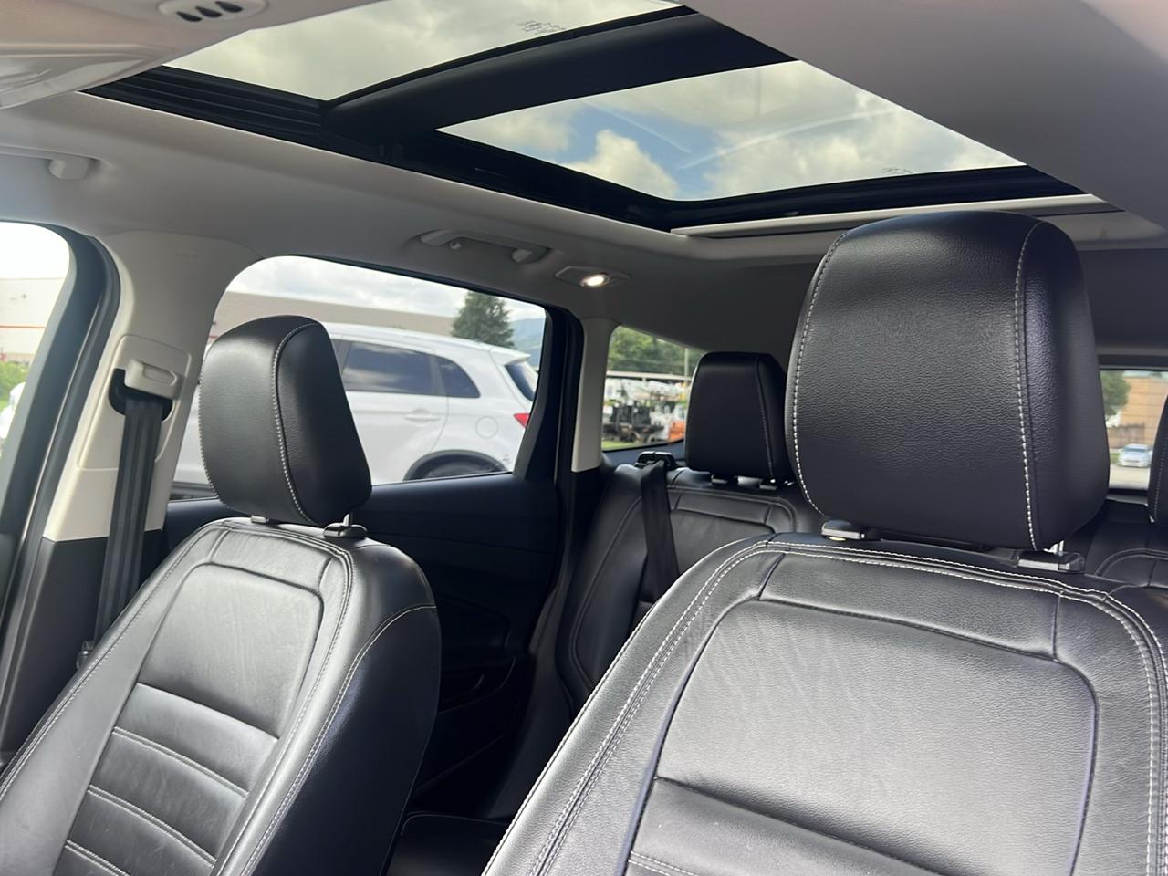 Ford Escape Titanium 4WD 2018