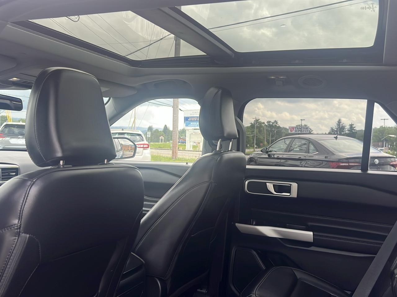 2022 Ford Explorer XLT - Photo 26