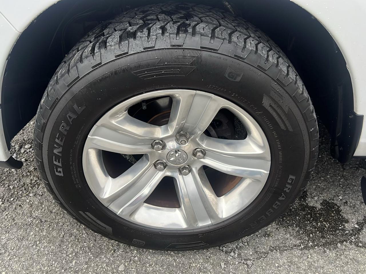RAM 1500 4WD Crew Cab 140.5" Sport 2014