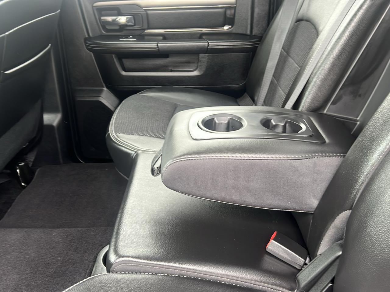 RAM 1500 4WD Crew Cab 140.5" Sport 2014