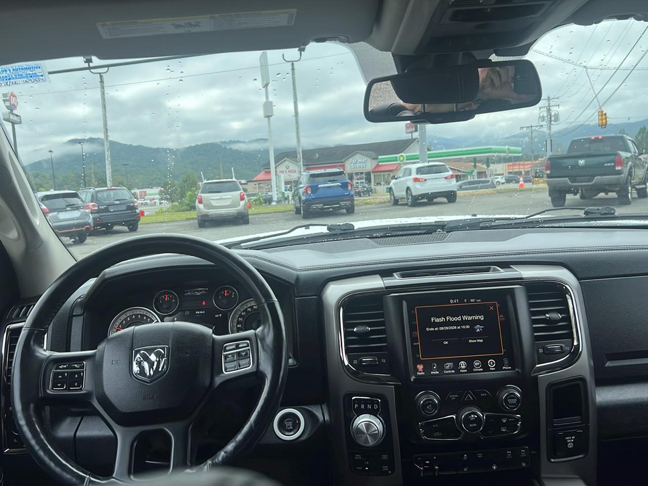 RAM 1500 4WD Crew Cab 140.5" Sport 2014