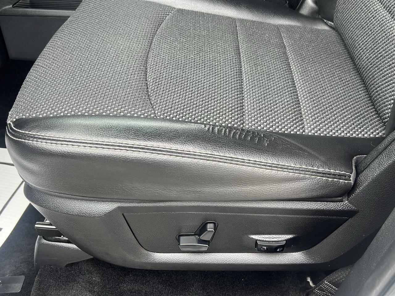 RAM 1500 4WD Crew Cab 140.5" Sport 2014