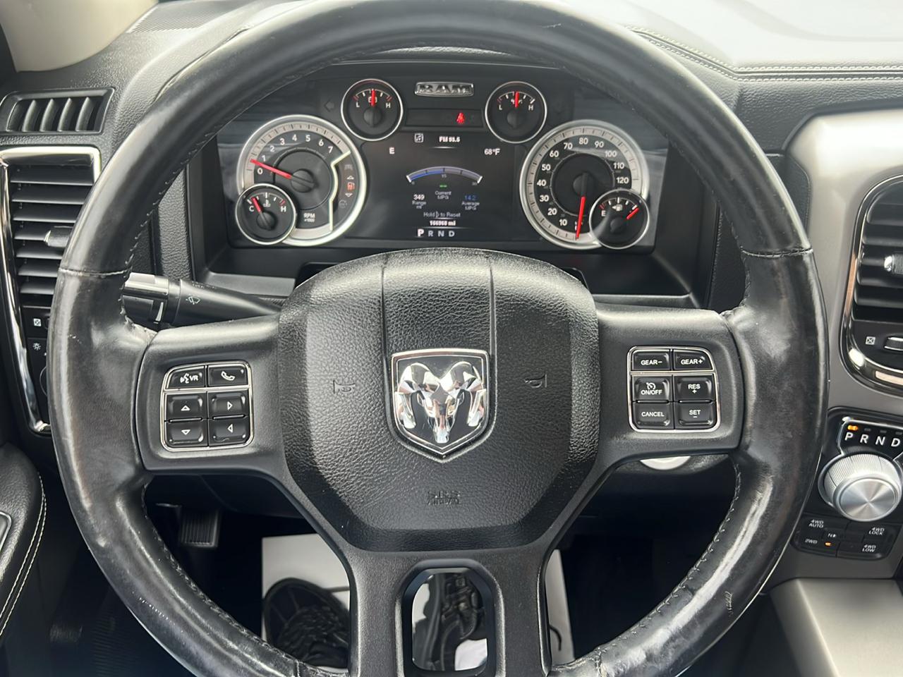 RAM 1500 4WD Crew Cab 140.5" Sport 2014