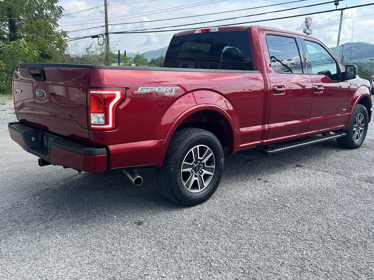 Ford F-150 4WD SuperCrew 150" XLT 2017