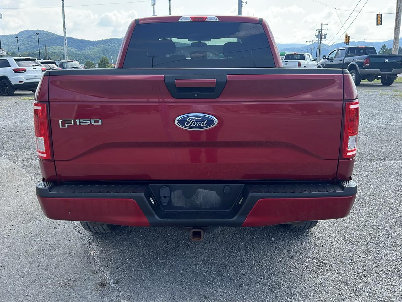 Ford F-150 4WD SuperCrew 150" XLT 2017