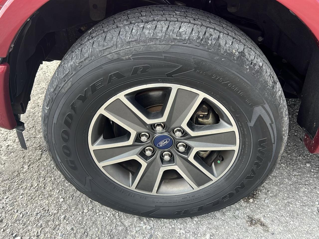 Ford F-150 4WD SuperCrew 150" XLT 2017